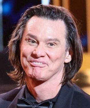 知名喜剧明星面如鬼魅？金凯瑞微调失败，容貌大变。演员本身是一件商品，注重保养无