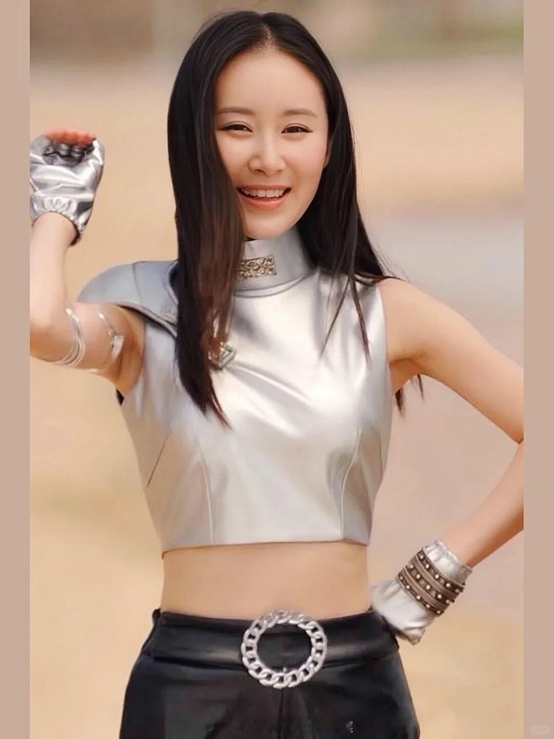 搞不懂舒畅为什要去做医美要动脸，自然老去也是很美的啊，明明当年在《宝莲灯》《魔幻