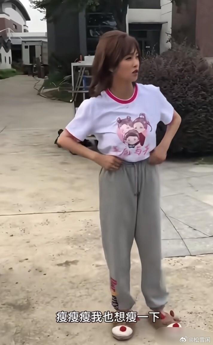 白鹿🍑模特时期的身材比例绝了！完全不用修图，指拍直出网友：这就是行走的衣架子