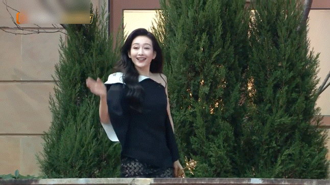 王鸥一把弓箭十个元素这是什么神仙设计！一把弓箭凝聚王鸥在明侦的十个高光时刻，从