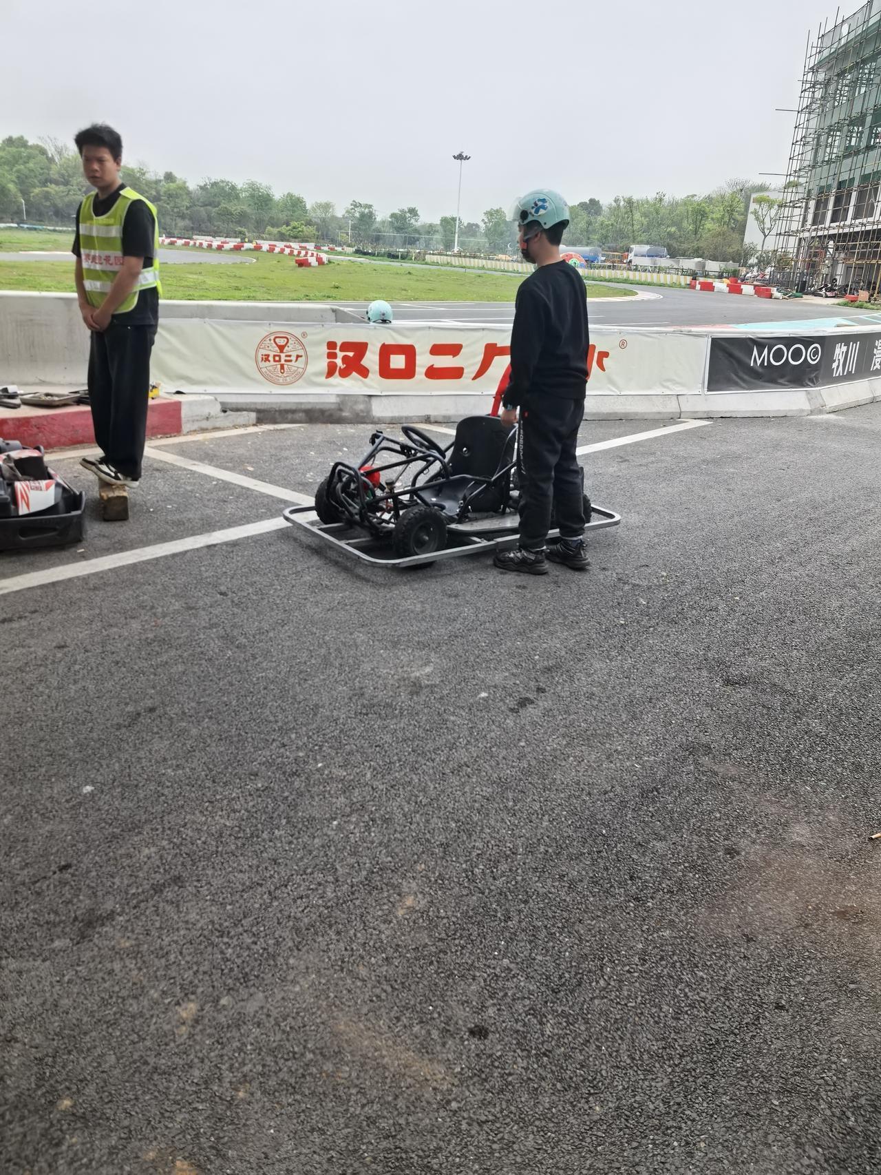 培养爱好要从兴趣出发，先多尝试不同事物，比如阅读、绘画、运动、手工等，找到让自己