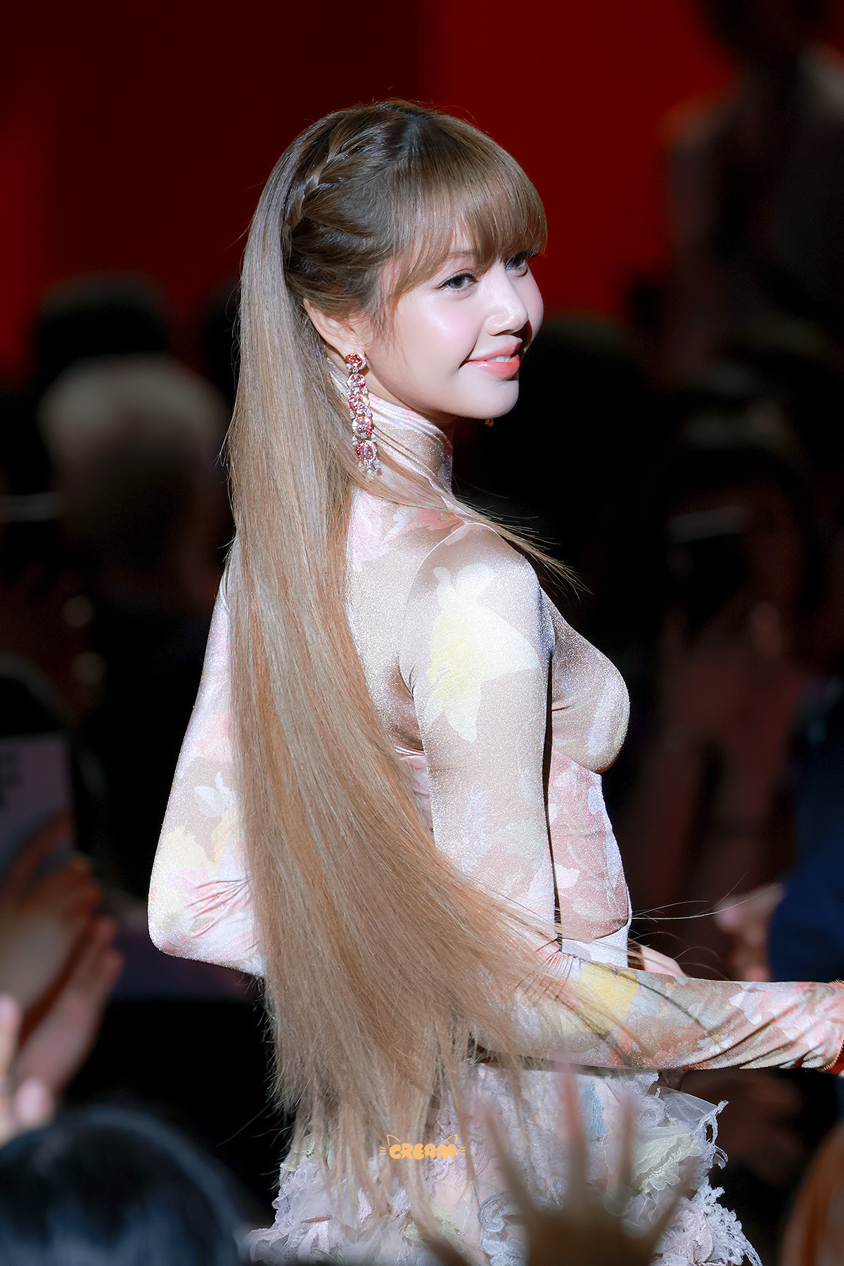 好神性的美🧎lisa|lisa亮相釜山国际电影节​​​