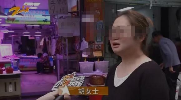 浙江杭州，5月6日小强热线浙江教科报道，胡女士开的店铺被五辆空车直接围堵，顾客根
