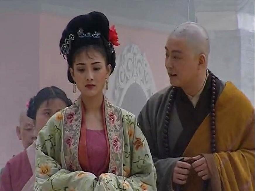 在《水浒传》中死得最冤的女性，潘巧云。她心里还惦记着过世的丈夫，跑去庙里为他