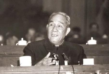 老领导曾想帮丁盛申诉，丁盛的案件定性复杂，黄火青的签字未改变官方结论，仅使丁盛的