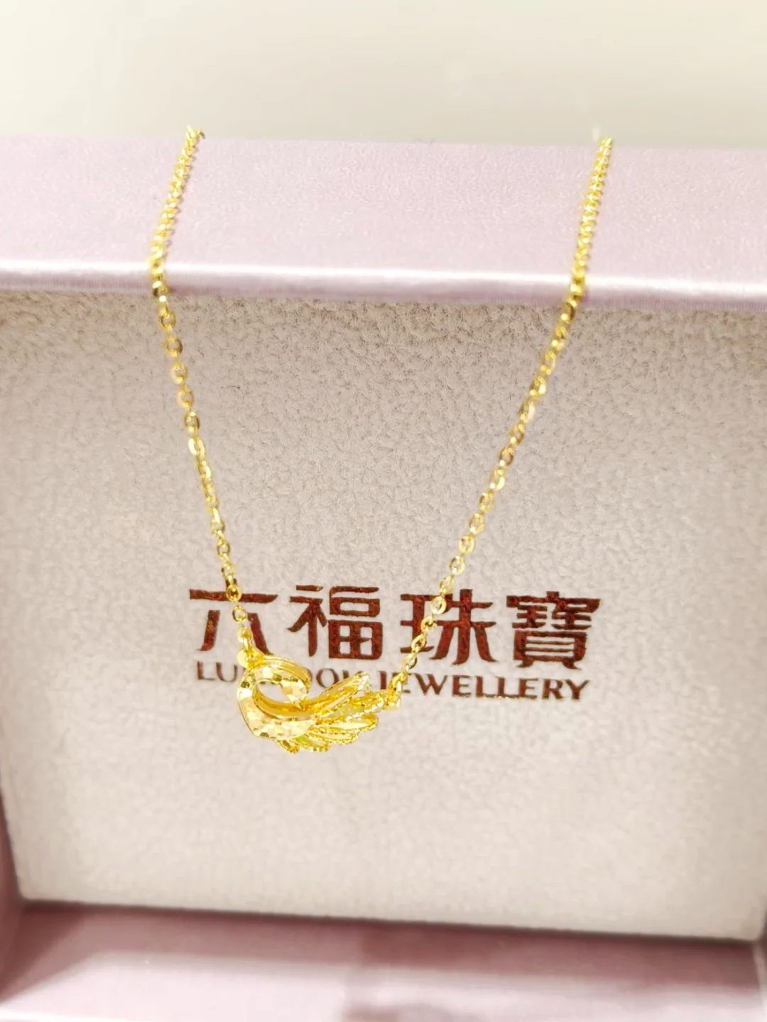 这个七夕，把中式浪漫戴在身上✨