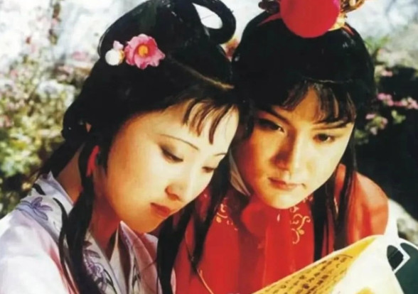 1987年，《红楼梦》播出后，作家王朔怒怼导演王扶林：“严重不靠谱！王扶林完全没
