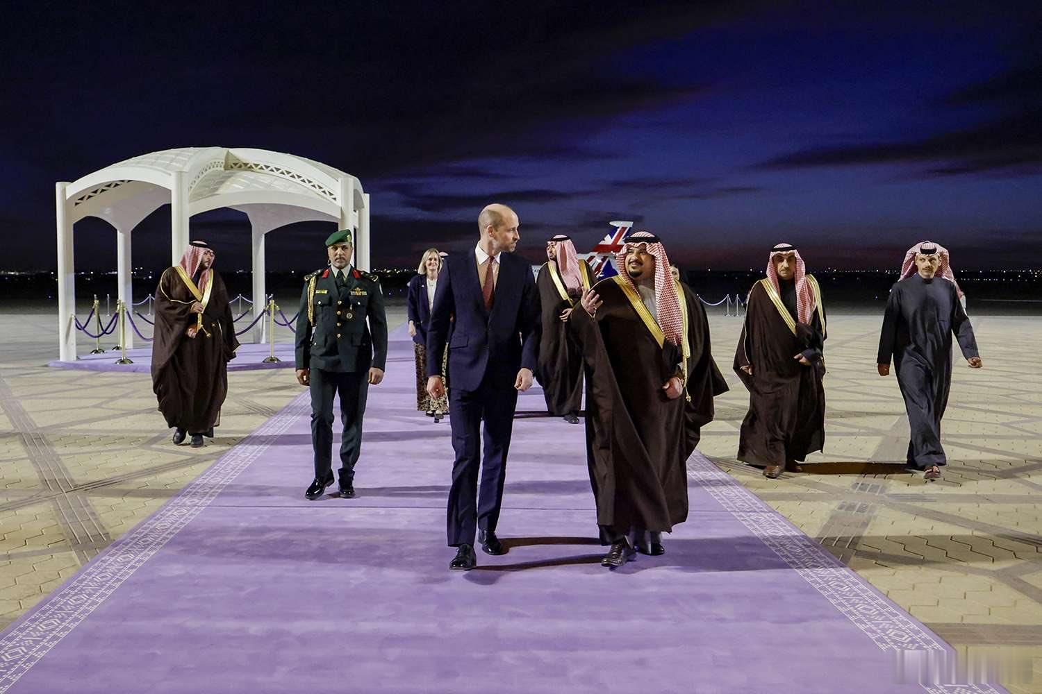 英国王室🇬🇧🇸🇦2月9日，威尔士亲王威廉抵达沙特阿拉伯利雅得，开启为期