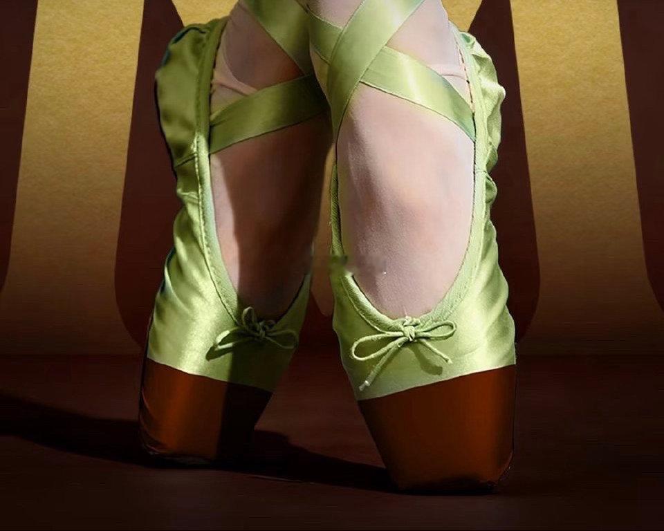 嗯，原来还是一个听劝的好孩子一会儿下班去买一根来尝尝这个牛油果味道的梦龙关联芭蕾