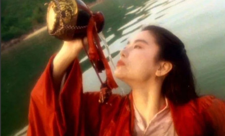 1992年，徐克改编《笑傲江湖》，邀请林青霞演“东方不败”，结果惹恼了金庸：“我