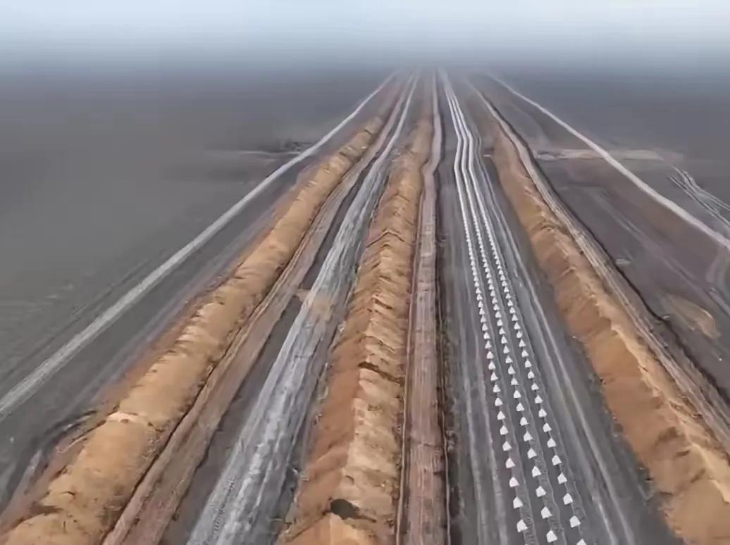 乌克兰劳民伤财，欲建3000公里现代版“马奇诺防线”，该工程需要的5000万立方