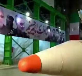 前中情局特工表示：如果伊朗击沉了美国的航母，那么伊朗无疑是点燃了“第三次世界大战