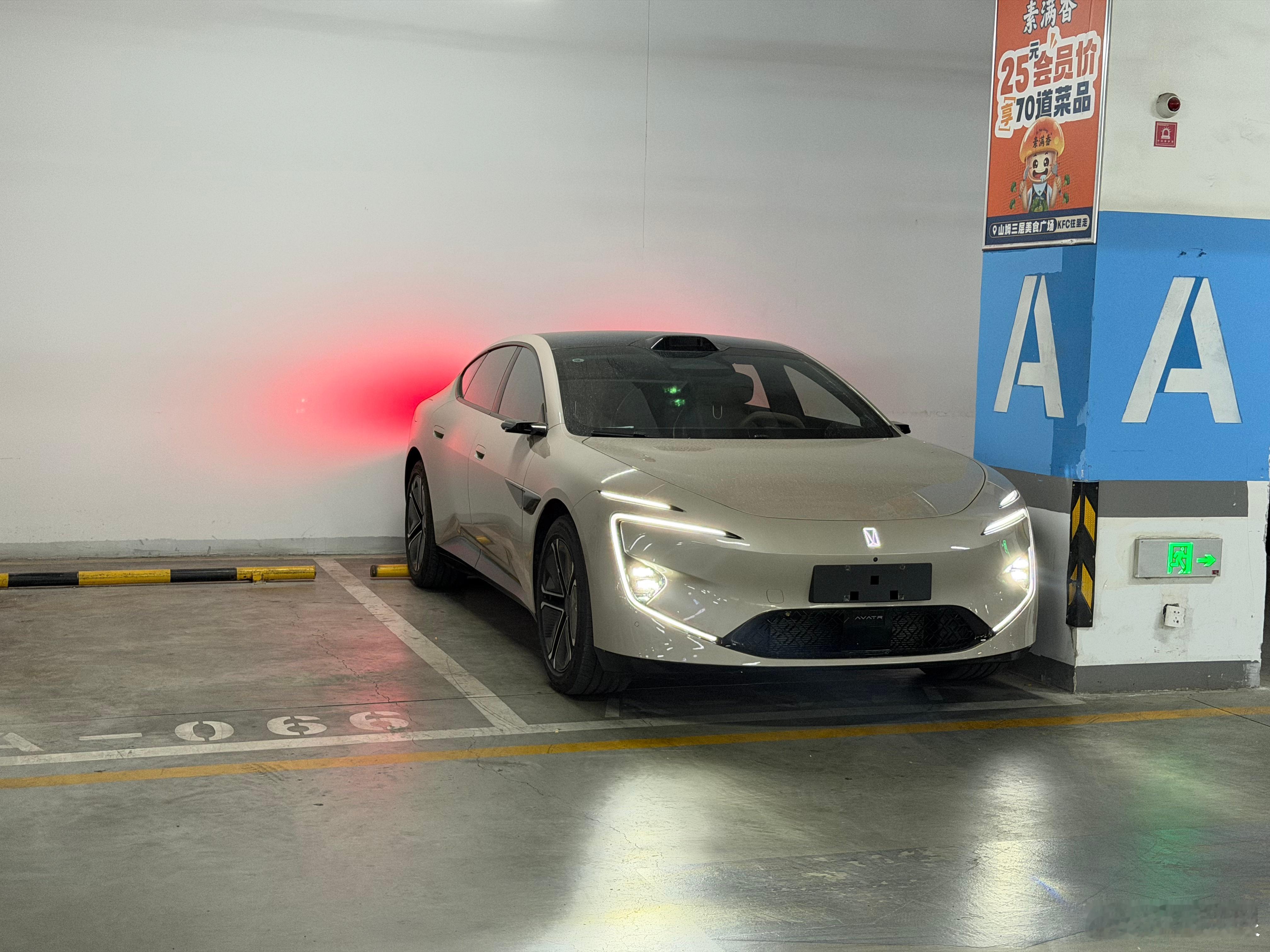 有人说你为什么非要在“2米宽的大车是否缺德”这件事上和一部分网友较劲，给自己气够