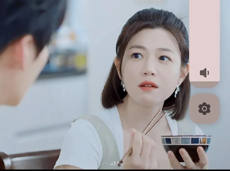 事实证明我老公说得对，男人是视觉物种，只要看着好看，不分年龄。他说，看看人家陈