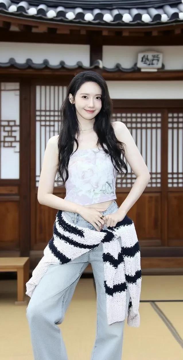 林允儿发文力挺全智贤，不是因为她们的限韩令已取消，也不是因为全智贤的背景强大，