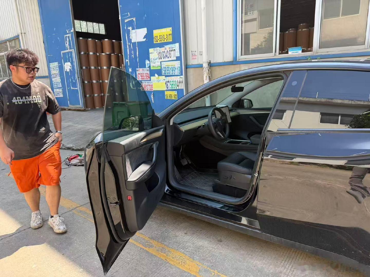 周六约了验车把老二的特斯拉ModelY给卖掉了，放家里没时间开，先给瓜子估了个价格，然后又到优信，最