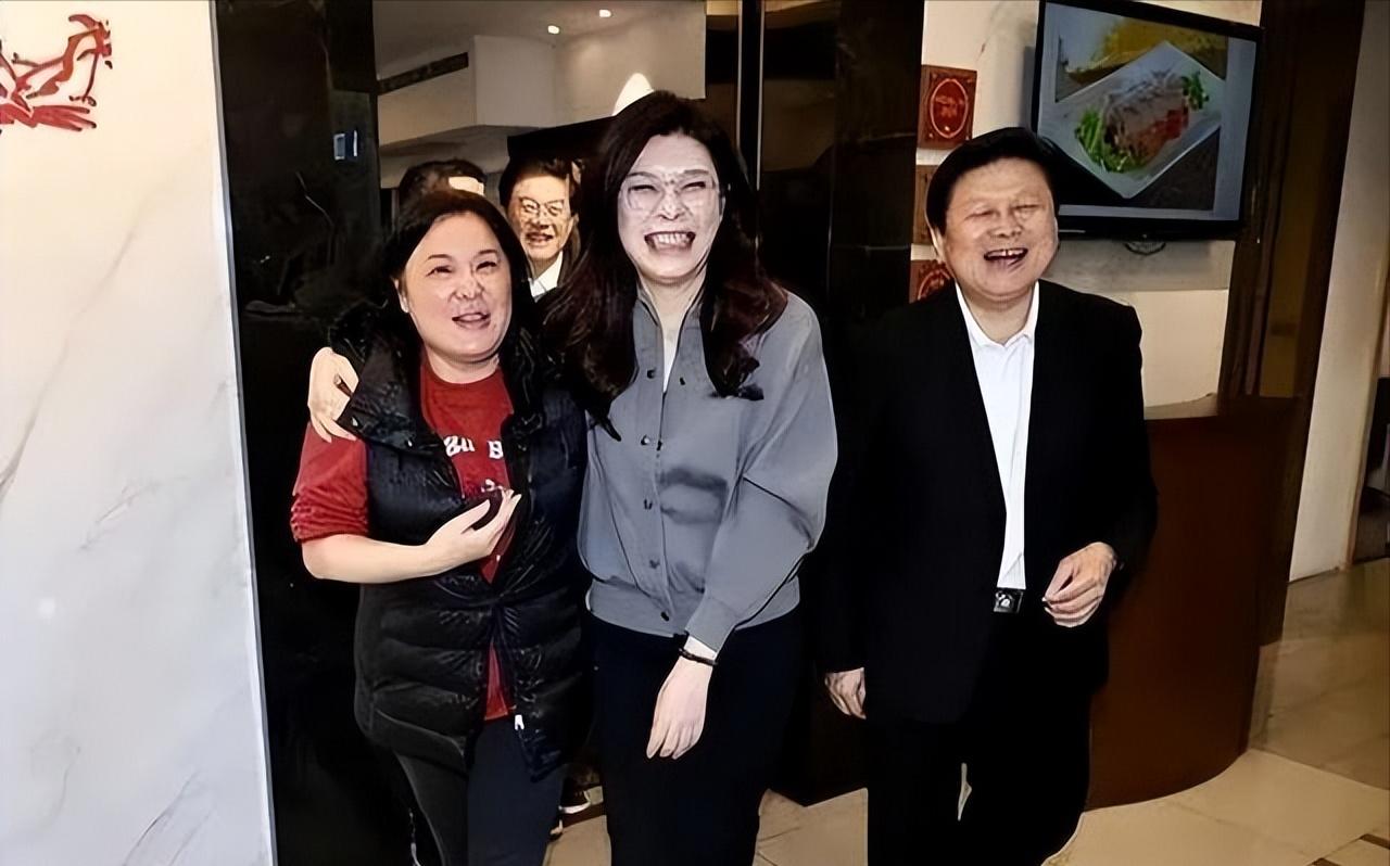 针对郑丽文今天（7日）访陆，国民党团已经要求所有立委出席欢送郑丽文。傅崐萁对