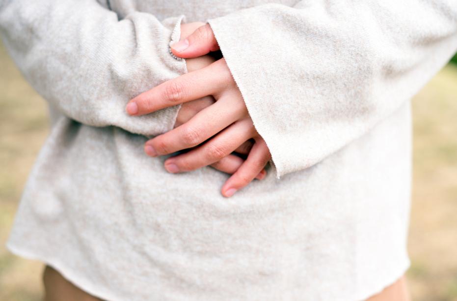 手脚冰凉补铁没用？中医：这是肾阳虚，不是缺血天刚转凉，不少中老年朋友的手脚就跟