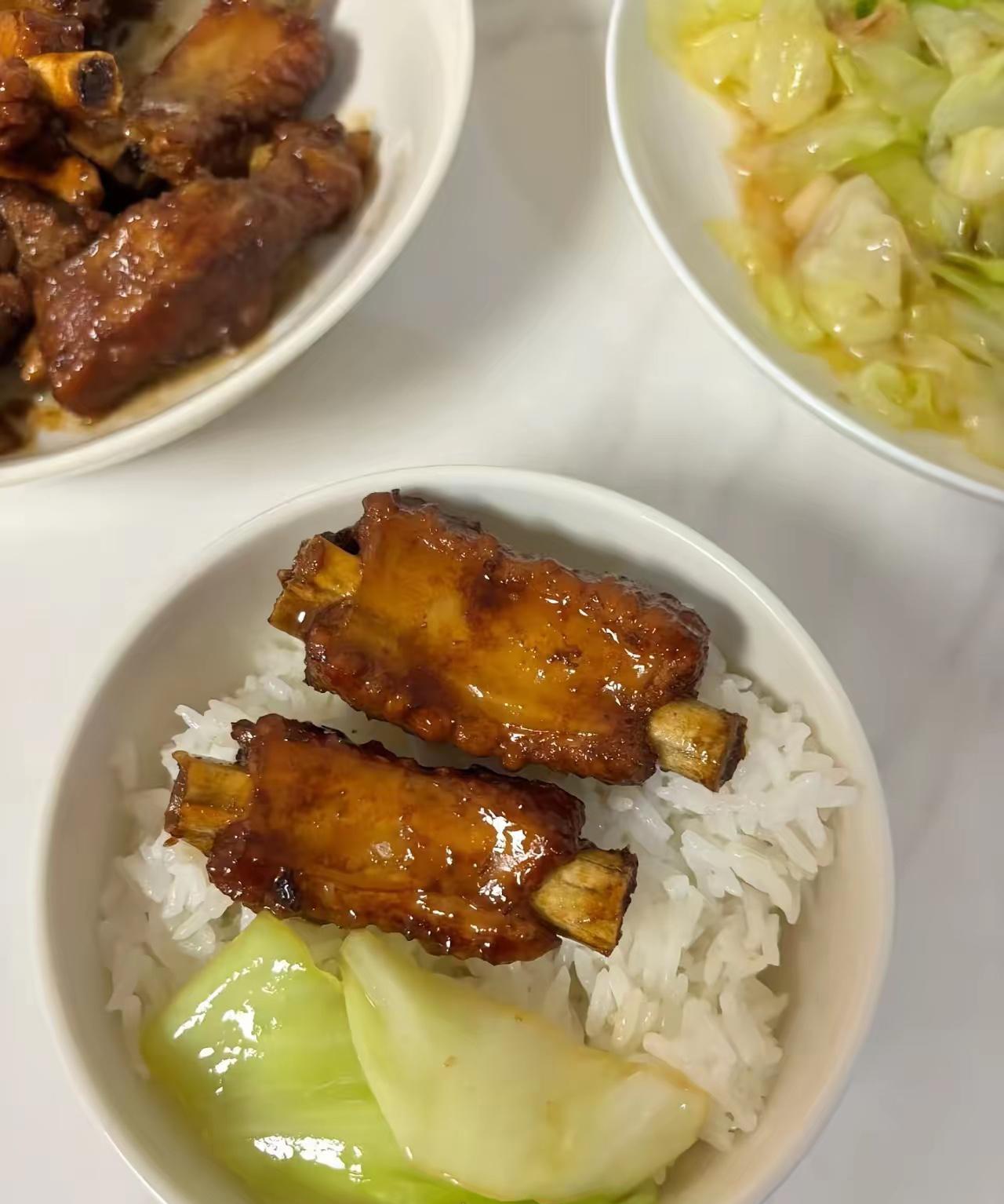 我可能真的是全天下花钱最少的女人了1，我几乎不吃水果，因为脾胃不好，吃根黄瓜就