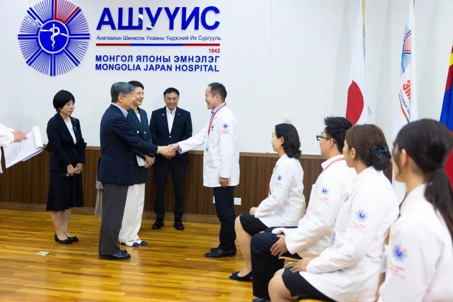 蒙古国卫生部长青布伦前脚接见了中国驻蒙古国大使沈敏娟女士，双方表示将与中国在传统