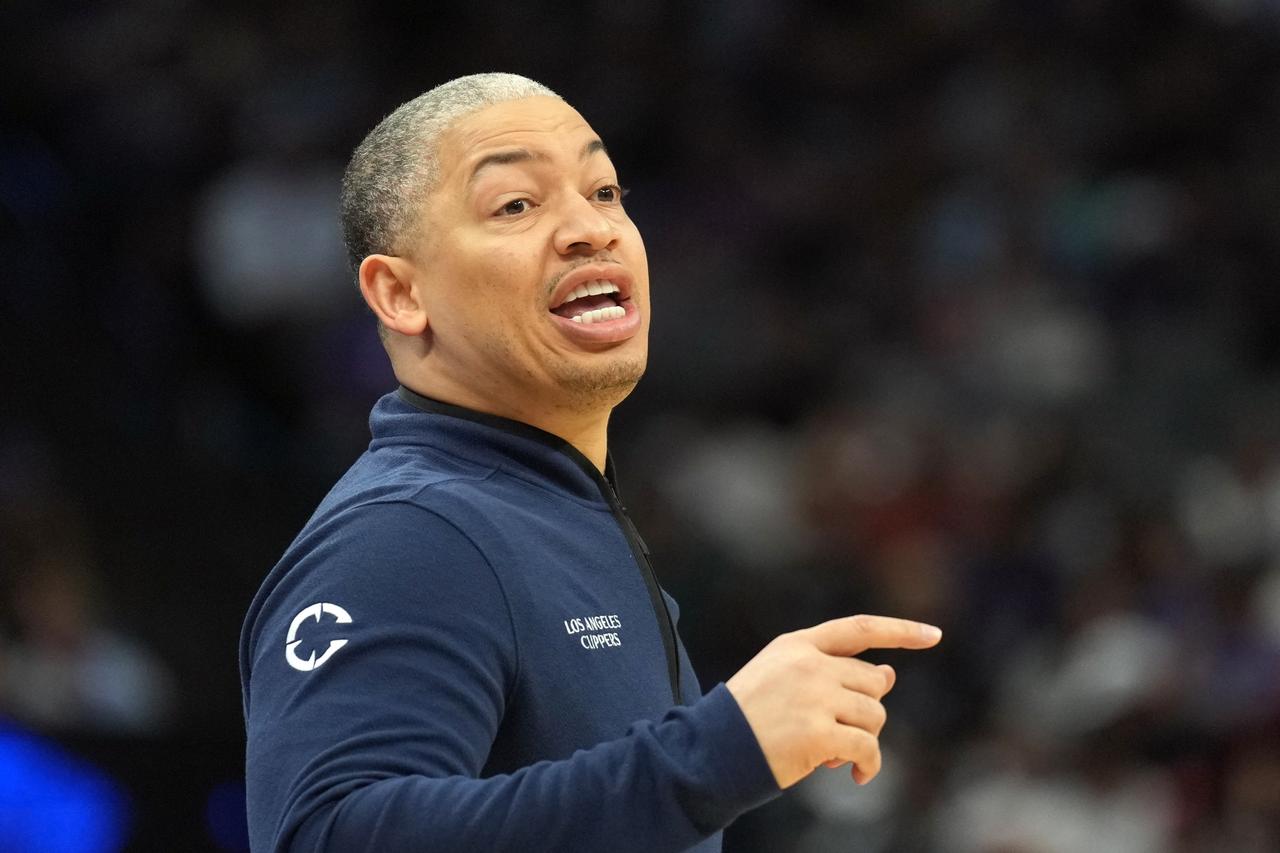 泰伦卢谈快船下半场糟糕表现：“下半场进攻节奏慢，这是我们自身原因，希望球队能像