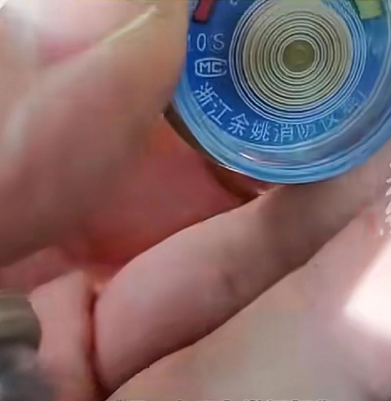 消防器材真假难辨最近市场上有人冒充品牌灭火器有人发现自家买的灭火器里面的压力