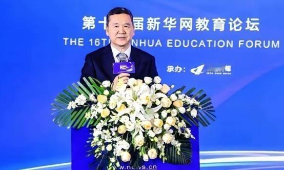 中央最近亮剑了，十五五规划直接把“遮羞布”扯了下来。5000万大学生，满大街的本