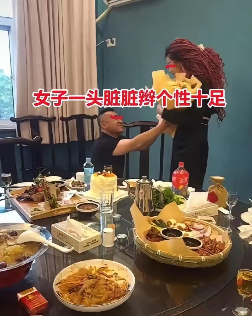 一个48岁的大哥，离婚后遇到了曾经的初恋女友，两人都经历了人生的风风雨雨，感情的