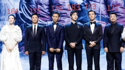 这绝对是吴京最想删掉的一张照片啊。​​​