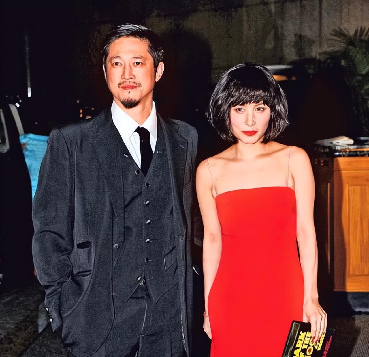 何超仪和她老公挺配的，他们夫妻俩虽无儿无女也能携手多年。何超仪在她老公患重病情况