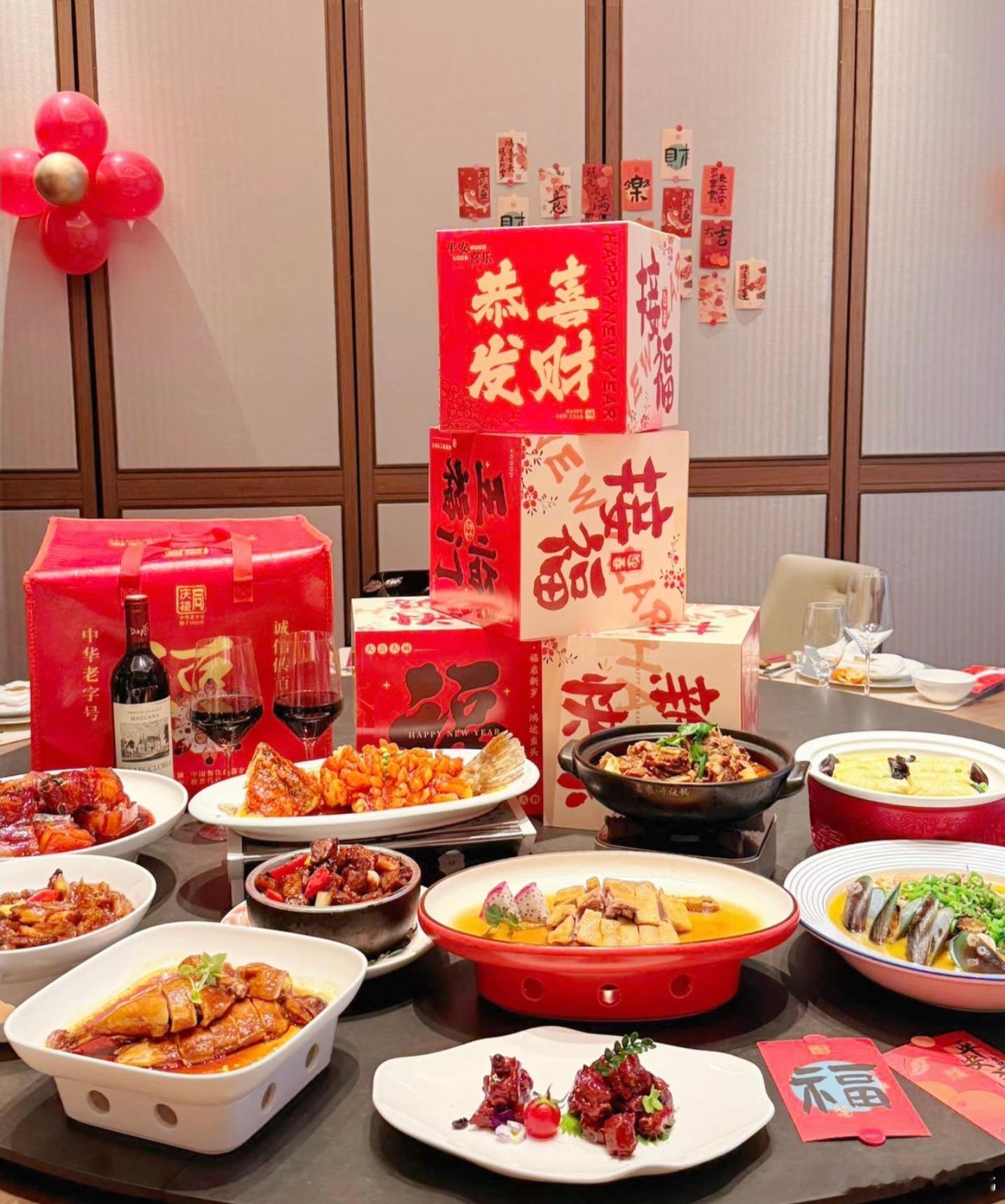 年夜饭送到家搜索量暴增600%发明年夜饭外卖的人真是人才！对于不擅长做饭的人来说