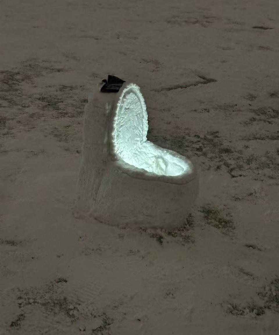 最近各地都在下雪，哈哈雪人搞怪🤪