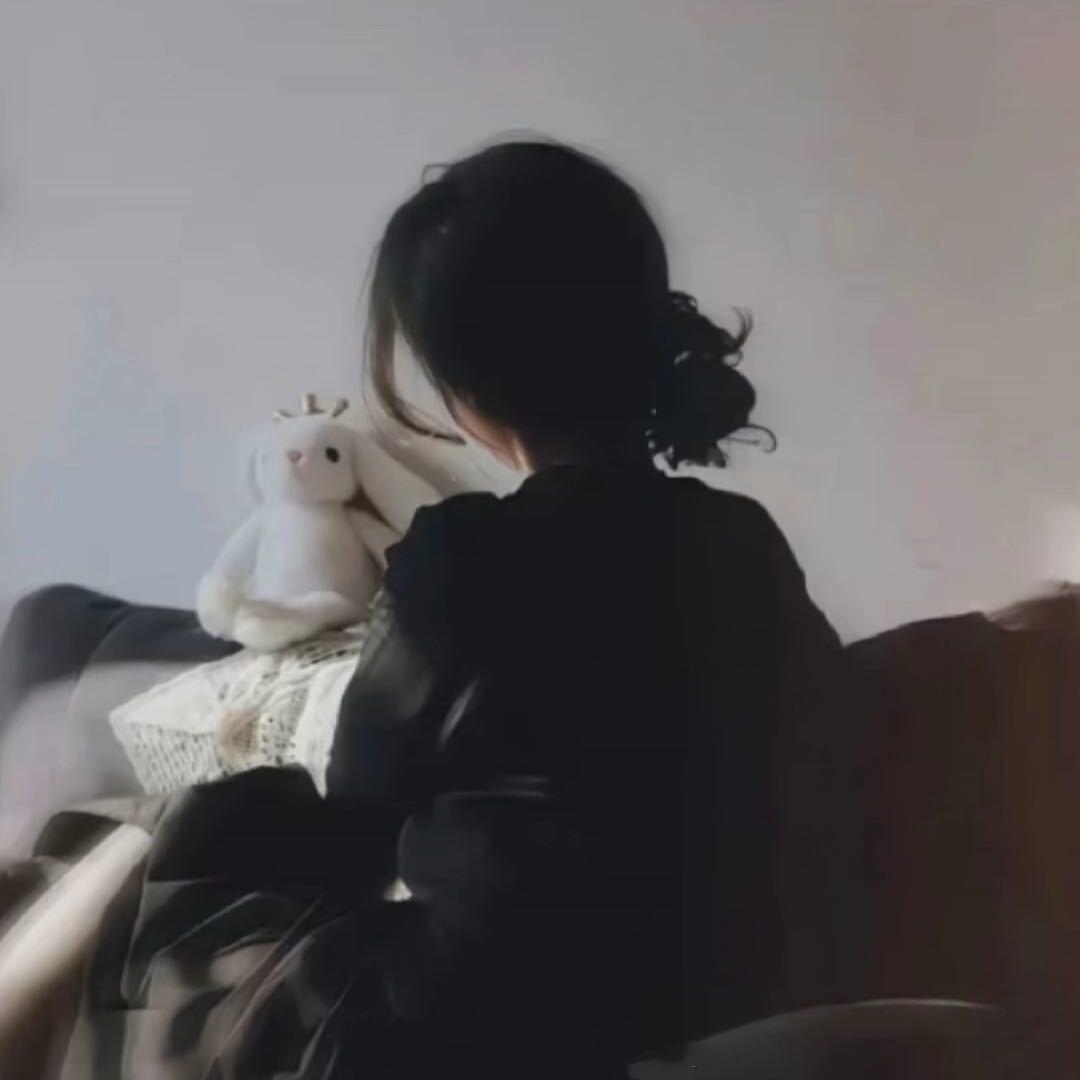 发现没有已婚男人出轨都喜欢找一些中年老阿姨而未婚男人出轨那找得一个比一个