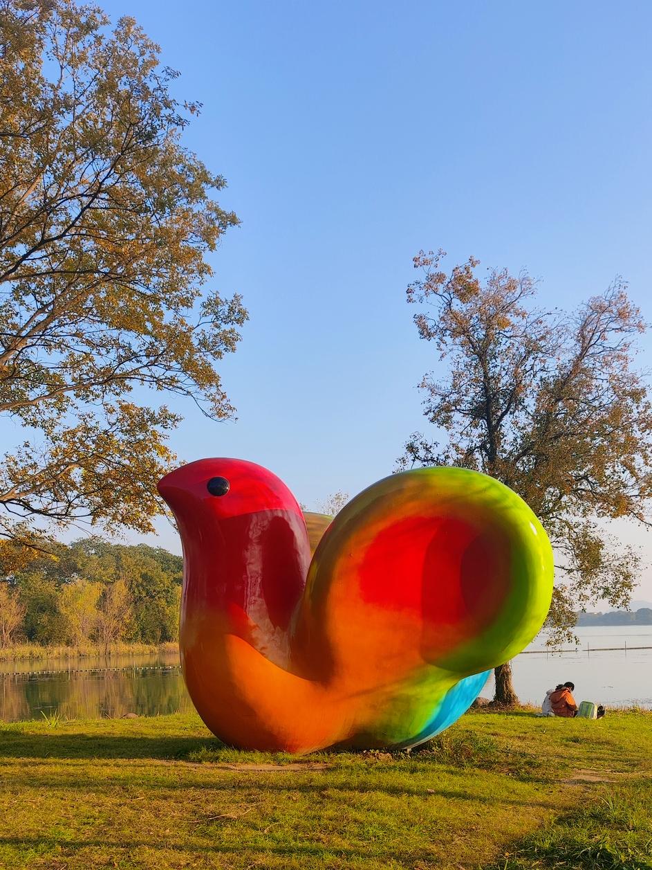 我活成了无所吊谓的混世心态，无所谓没必要关我什么事把每一天都当成白捡的，把每件