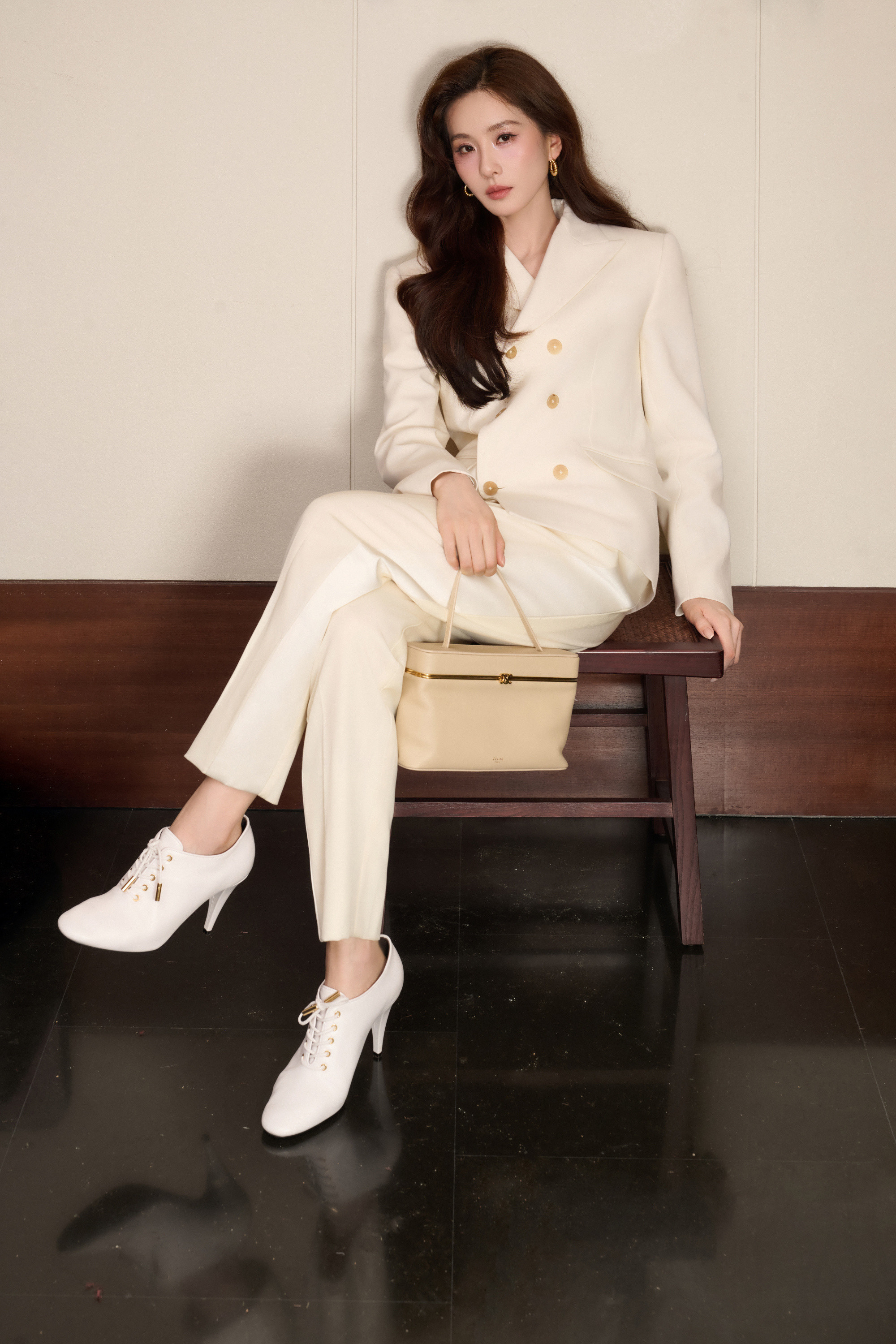 刘诗诗赵今麦郭晓婷合照Vogue盛典晚宴，刘诗诗，刘冲，郭晓婷，赵今麦合影。刘