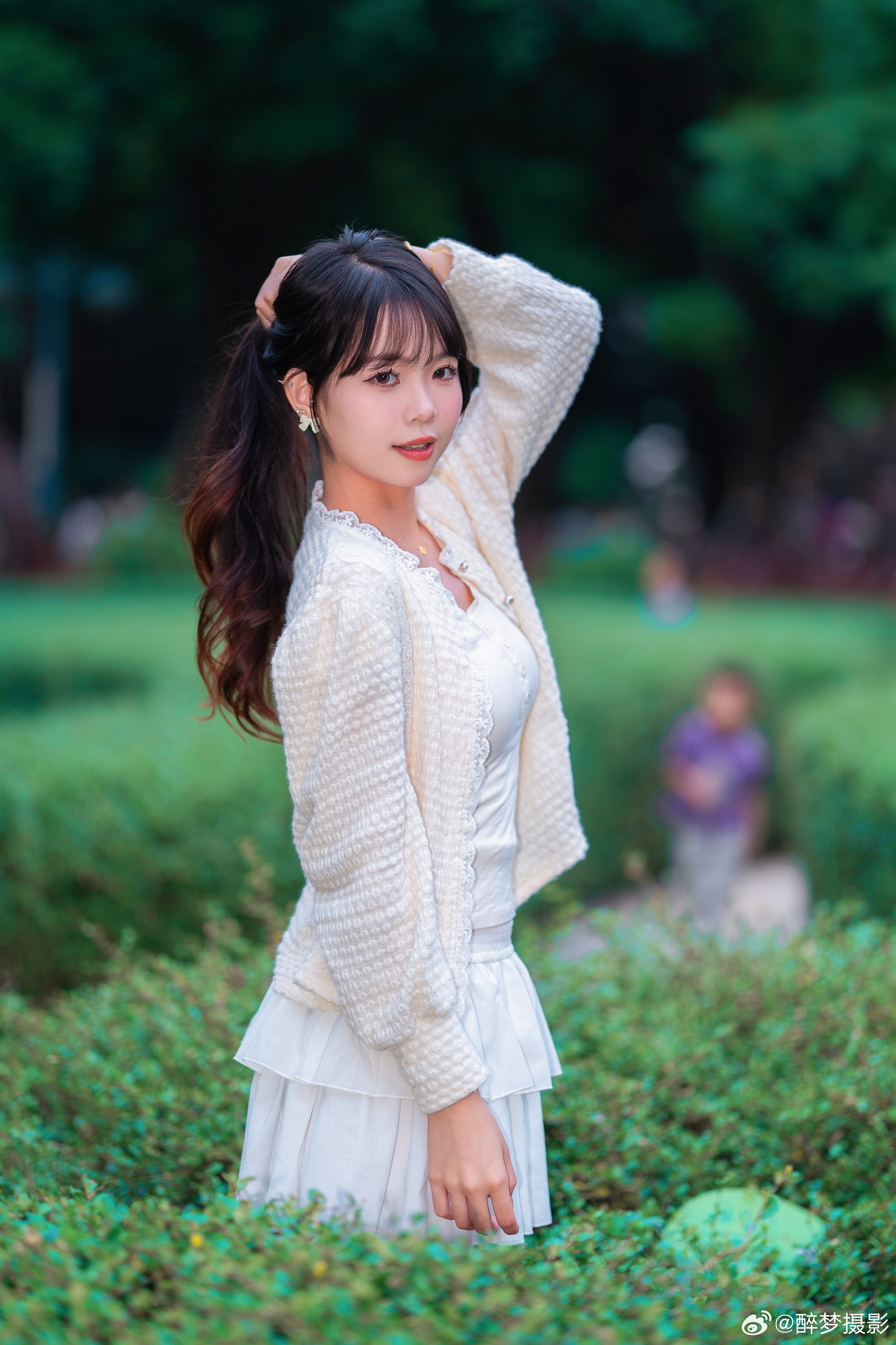 🌿一抹绿意里，甜系小仙女自带温柔滤镜，每一帧都治愈人心~出镜：恬恬地点：珠江公