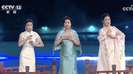 这是喝了长生不老药吧！汪明荃一点不像78岁！汪明荃往台上一站，确实不像