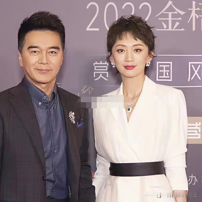 许亚军沉默背后的真相，原来我们都想错了。何晴离开后，许亚军的社交账号静悄悄的