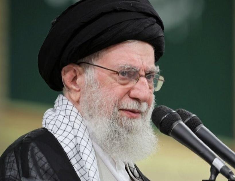 彻底藏不住了！中东彻底乱套，美国这次真的慌了！3月3日，伊朗连续发动多轮“