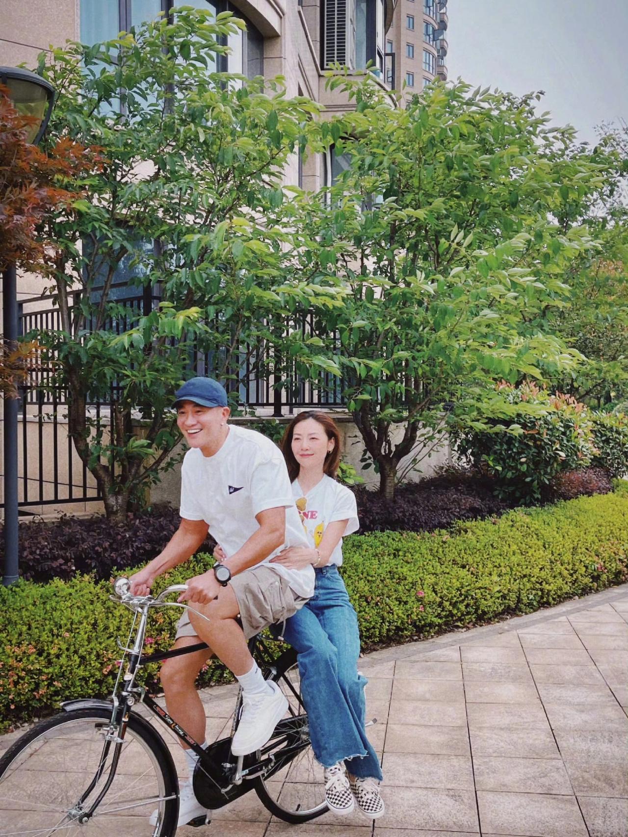 何润东不是丁克，他和老婆林姵希一直是想要孩子的，两人的婚礼上何润东还说希望婚后能