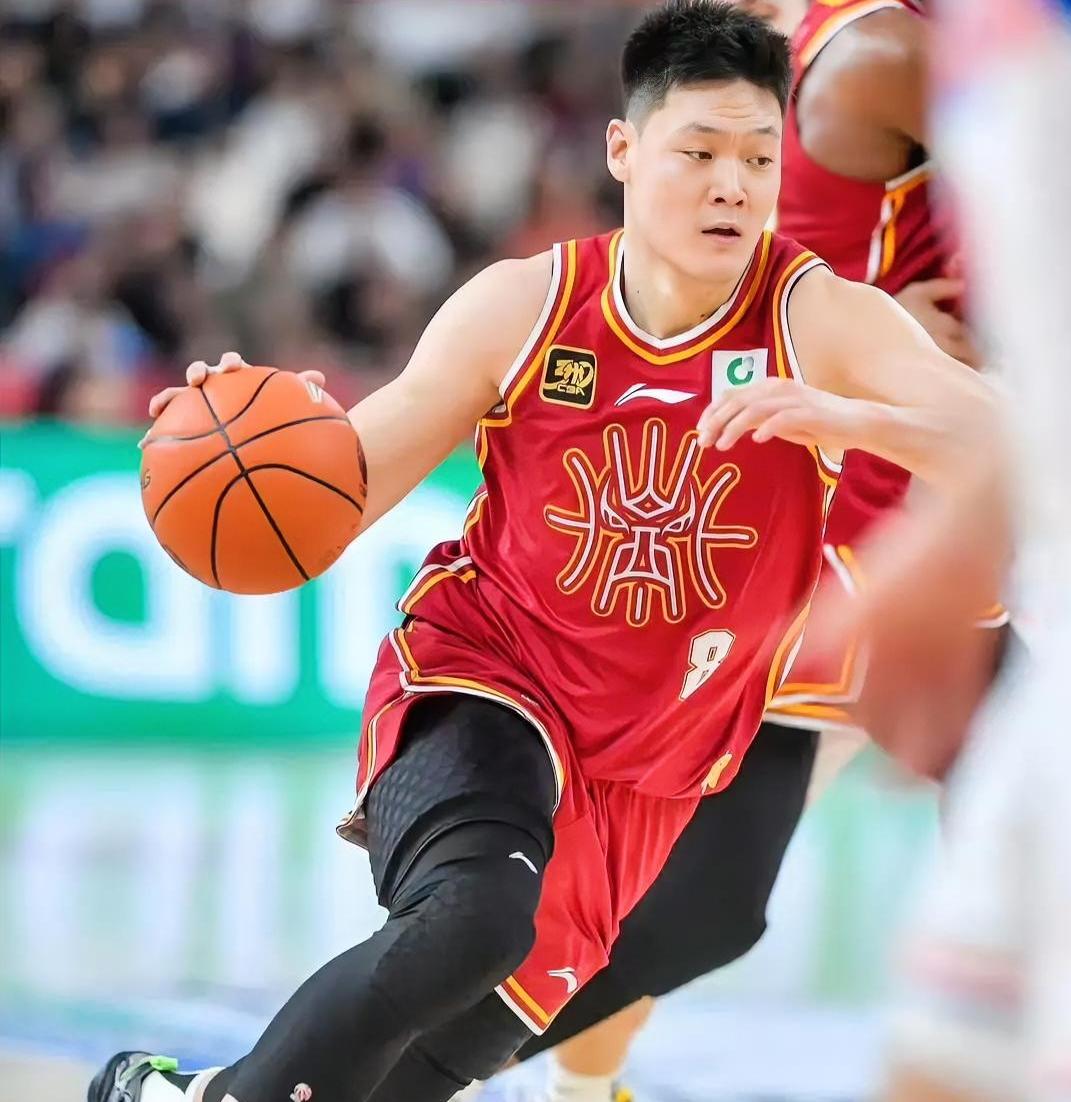 太顶了！CBA山西队85-82险胜广州队，这3位球员就是赢球的绝对功臣！1.诺