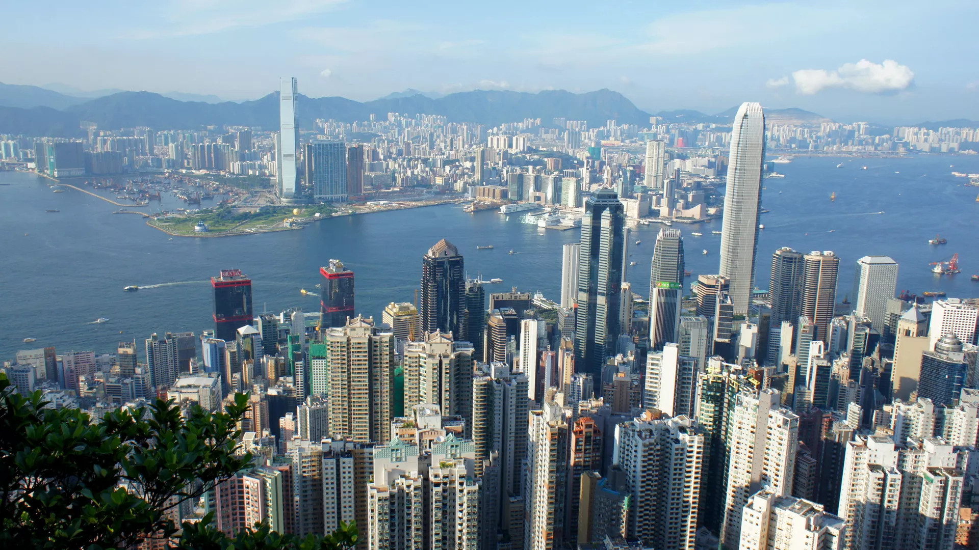 路透社援引被告船长律师的话报道称，10名证人将在香港就”2023年10月一艘中国