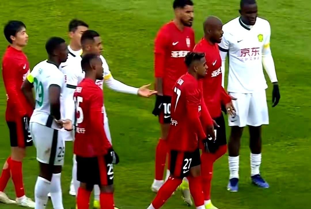 青岛海牛赢了，长春亚泰就没了。最后一场，球没进网，心先碎了。那支年初五连