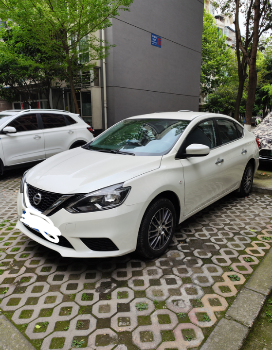 不愧是神车轩逸工作有点变动，买了个代步车，主要目的就是想油耗低经济实惠，可靠