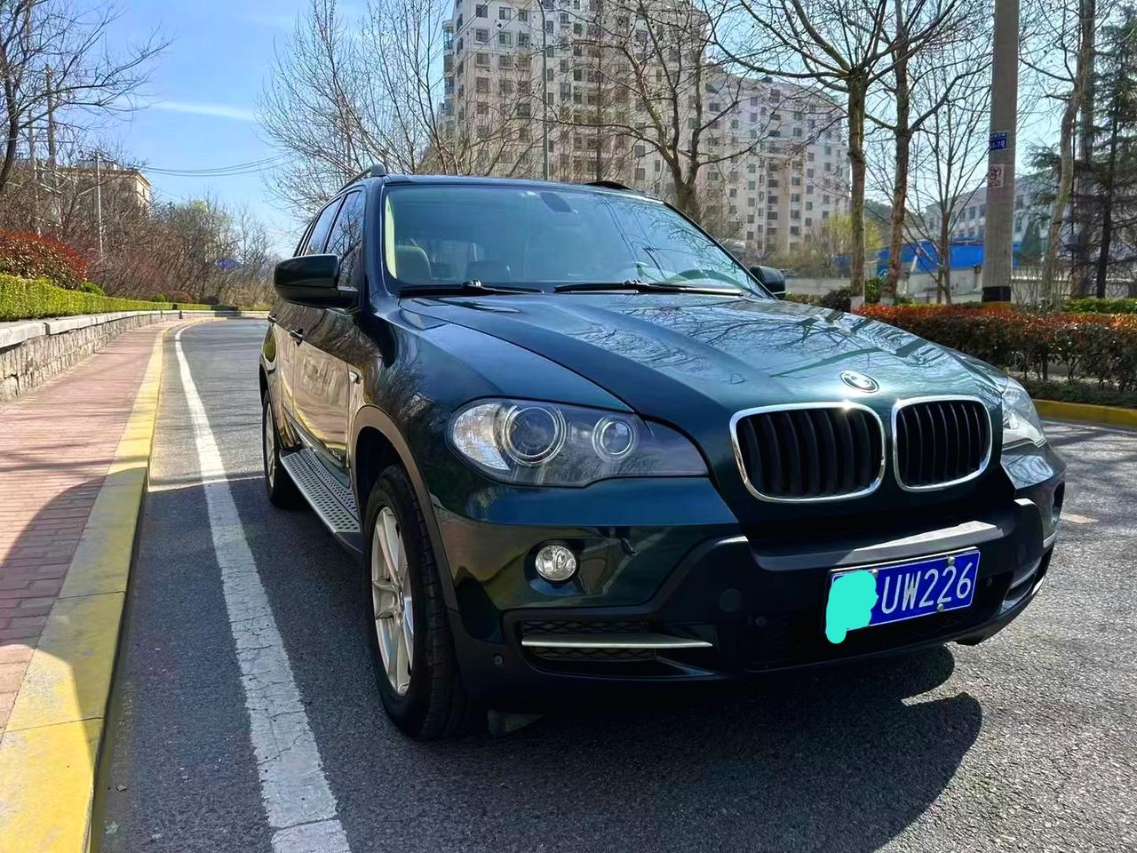 首先你得明白二手车的专业名词叫什么？二手车是流转型二次过户机动车。也就是说一手转