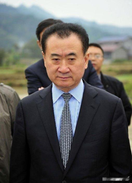 不查不知道，王健林是真能扛！为还6000亿欠款，硬撑了8年，如今眼看就要清