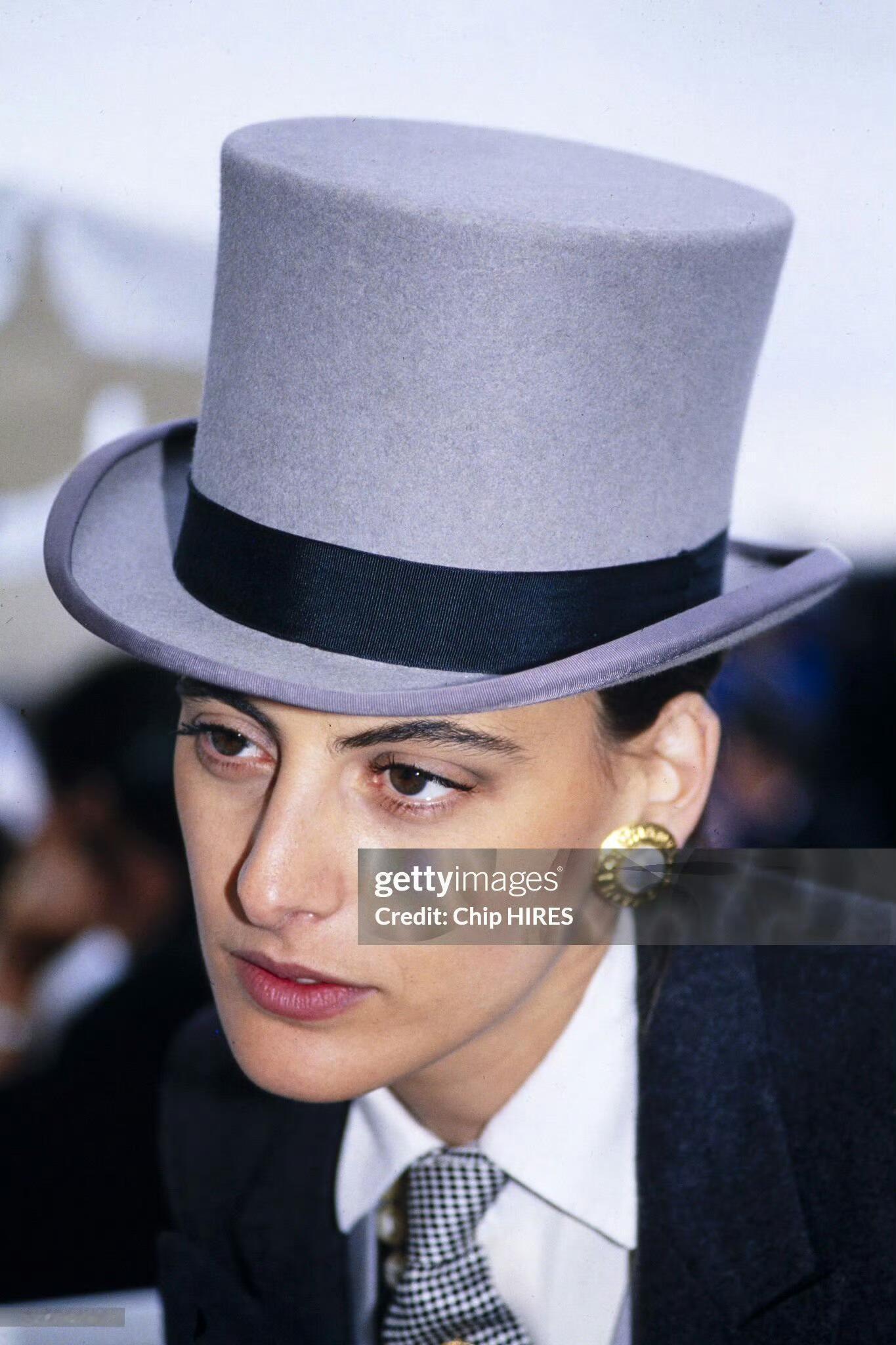 我发现我不是异性恋也不是同性恋我就是单纯的颜性恋….