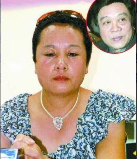 赵忠祥数几年时间里一直和我保持着不正当关系，并且把我折磨的满身疾病，我有十盒录音