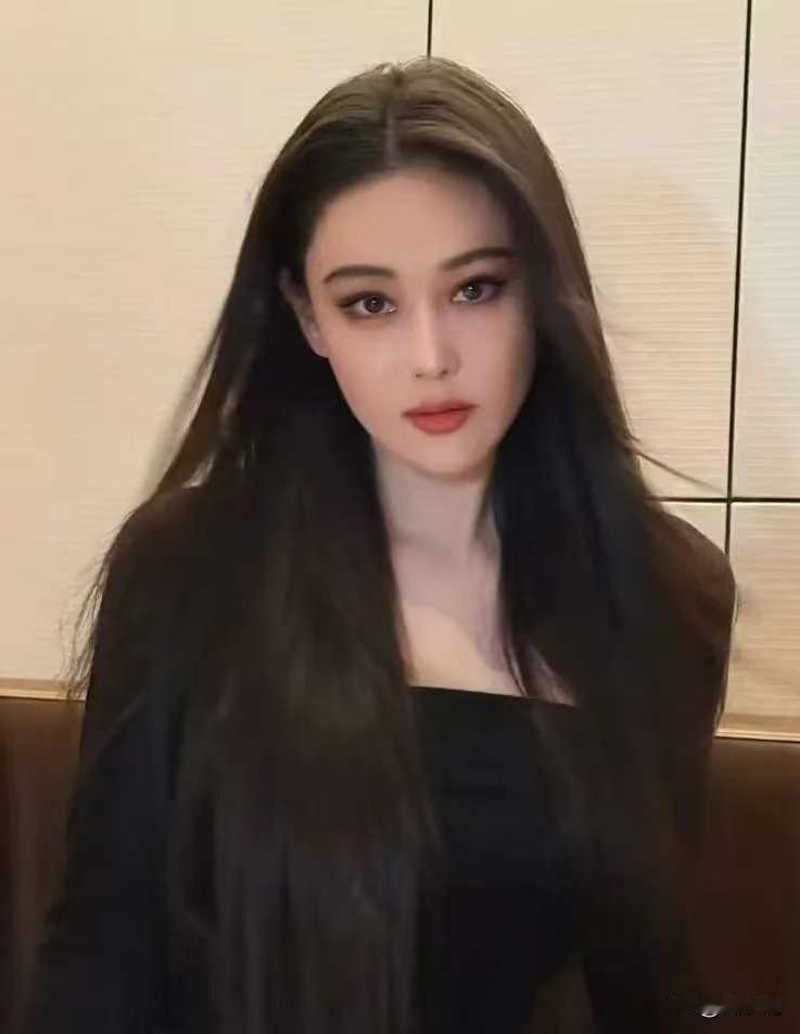 我开始理解李晨了。张馨予虽然热度不算很高，但我敢确定一件事，就是她本人身上真有