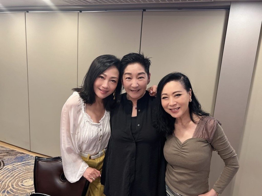 魏秋桦与雪梨，95版《神雕侠侣》的黄蓉和李莫愁同框了。​​​